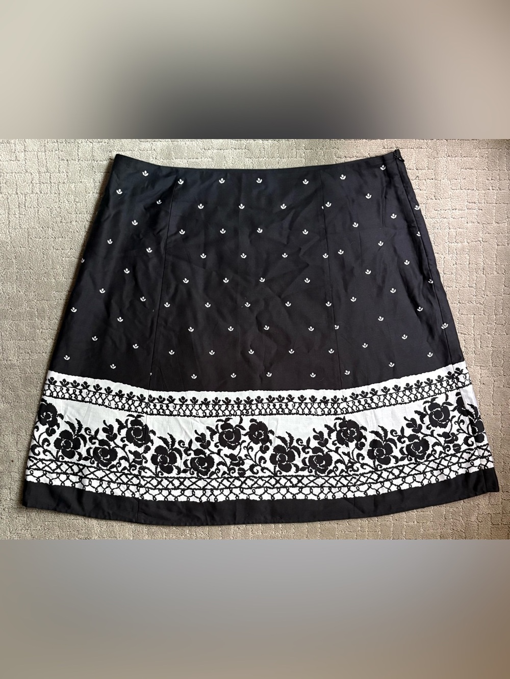 Liz Claiborne Black and White Floral Border A-Line Cotton Skirt